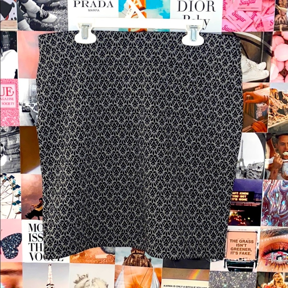 Patterned midi skirt!!
